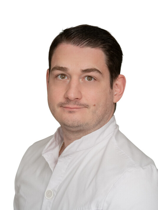 Врач Маслов Роман Владимирович