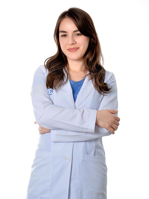 Врач Бадахова Амина Батырбиевна 