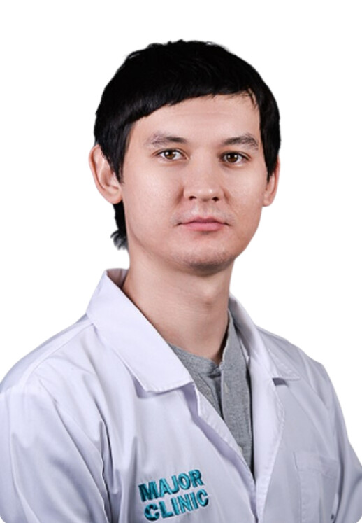 Врач Цакиров Артур Владиславович 