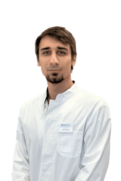 Врач Гайдарбеков Омар Русланович