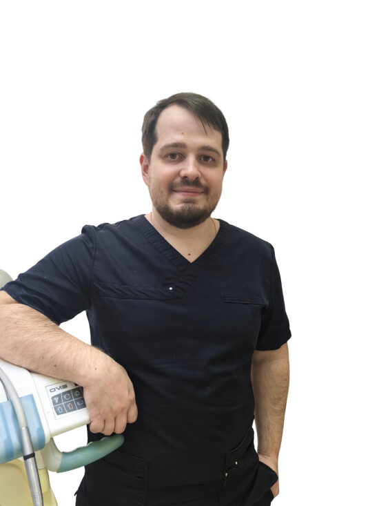 Врач Долматов Артем Сергеевич 