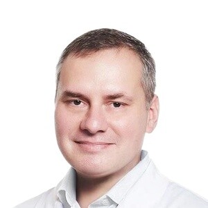 Врач Стародубцев Роман Юрьевич 