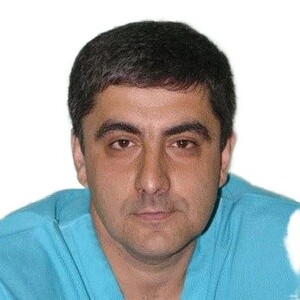 Врач Бахтадзе Максим Альбертович 