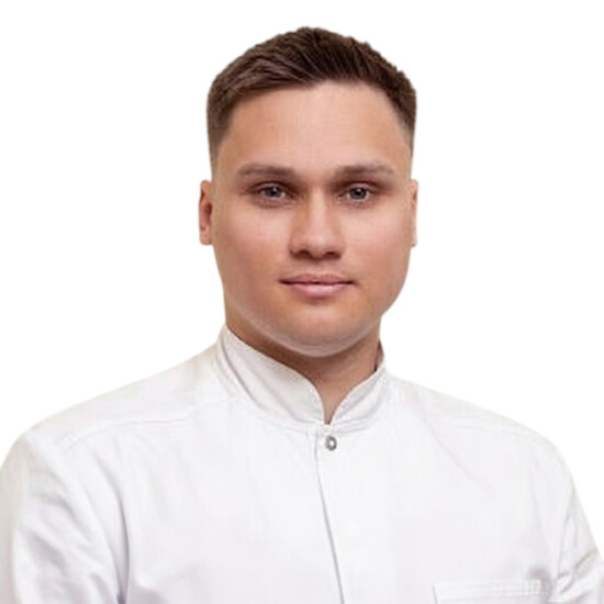 Врач Кузнецов Арсений Сергеевич