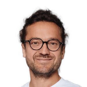 Врач Базаров Андрей Сергеевич