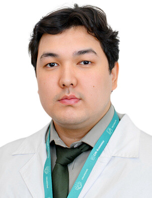 Врач Адилов Алишер 