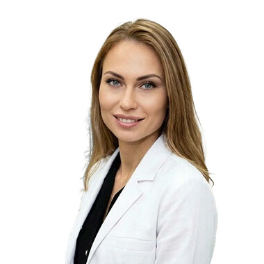 Врач Суркова Элина Сайдалиевна