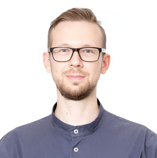 Врач Попов Максим Васильевич 