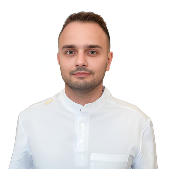 Врач Лопухов Роман Андреевич 