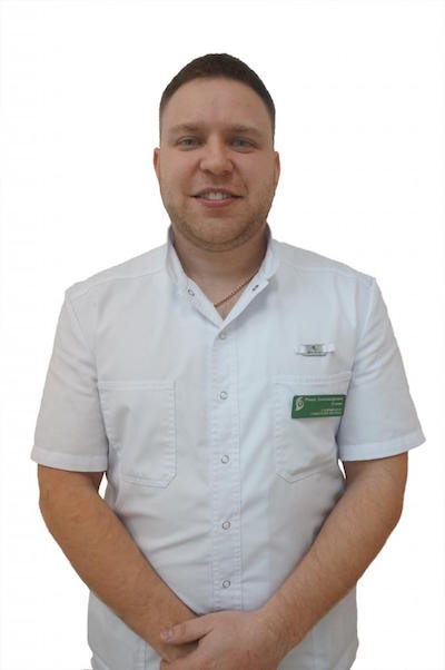 Врач Стенин Роман Александрович 