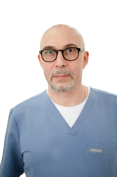 Врач Гусев Вадим Дмитриевич 