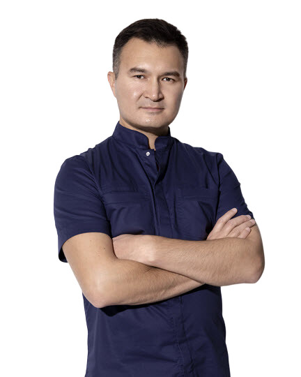 Врач Максутов Алиби Айнадинович