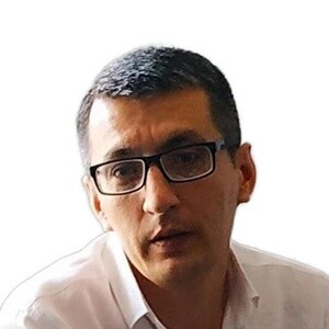 Врач Сафаров Рустам Зелимханович 