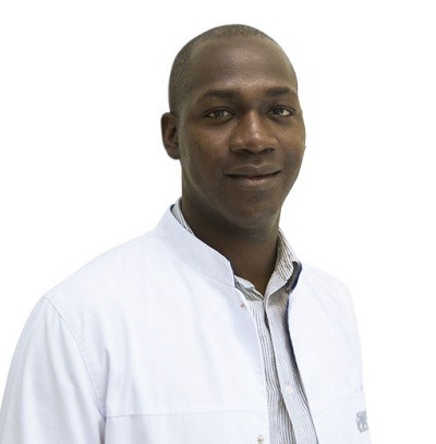 Врач Лепанда Кики Терренс Лионель 