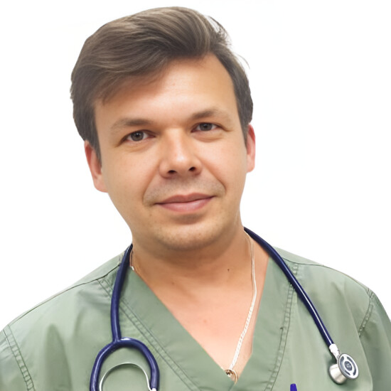 Врач Харисов Александр Ирекович