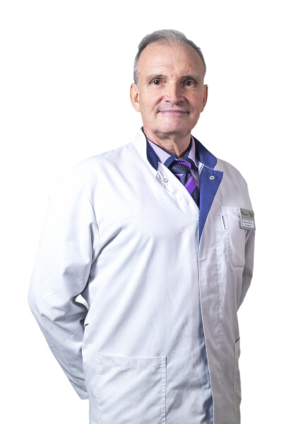 Врач Ломакин Николай Николаевич 