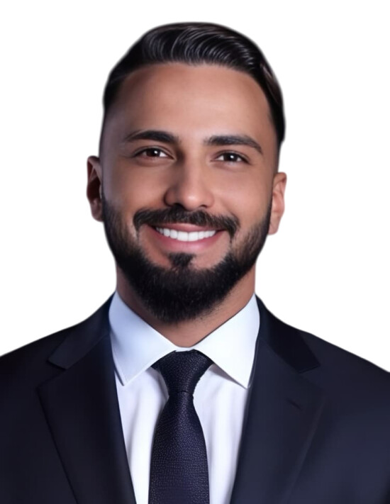 Врач Бабаев Эльмар