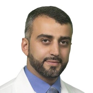 Врач Леонов Владимир Анатольевич 