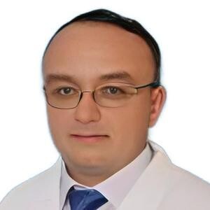 Врач Зайнутдинов Роман Раисович