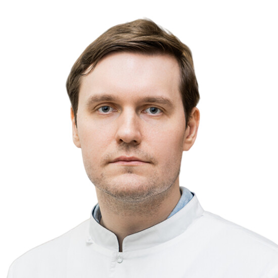 Врач Лутохин Глеб Михайлович