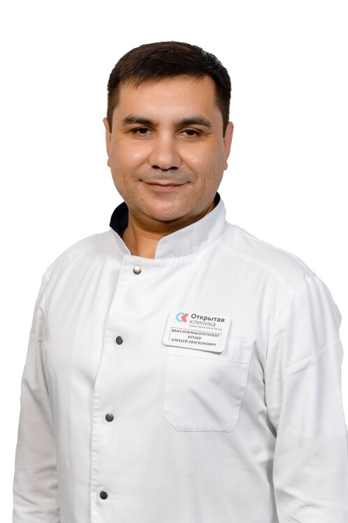 Врач Бутаев Алексей Авасхонович 