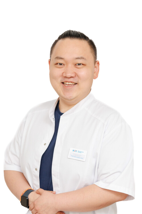 Врач Ким Глеб Артурович 