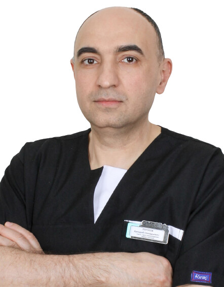 Врач Погосов Аркадий Геннадьевич 