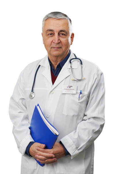 Врач Садыков Рустам Назимович