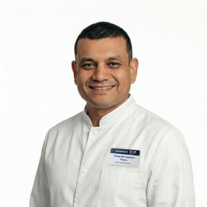 Врач Леваль Пулад Шах-Зарович