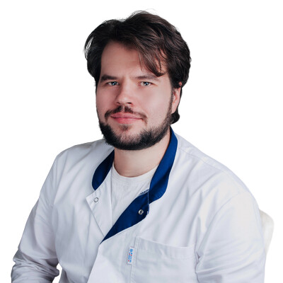 Врач Серов Артем Андреевич 
