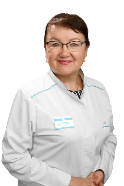 Врач Бурашникова (Якасова) Эльвира Михайловна 