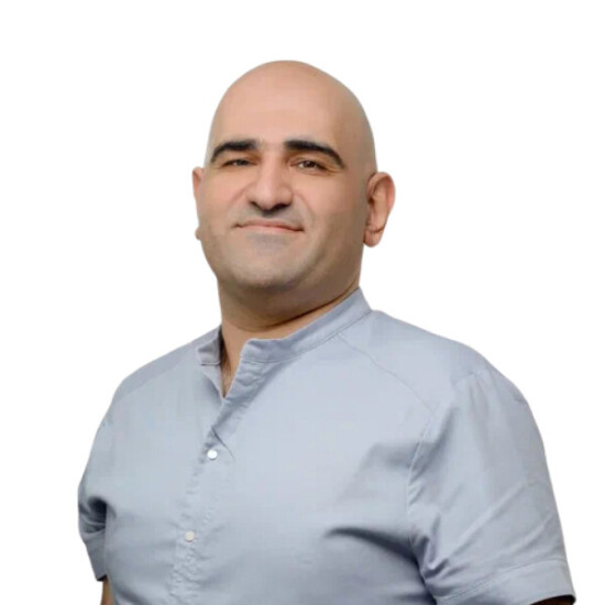 Врач Арзуманов Андраник Аркадьевич 