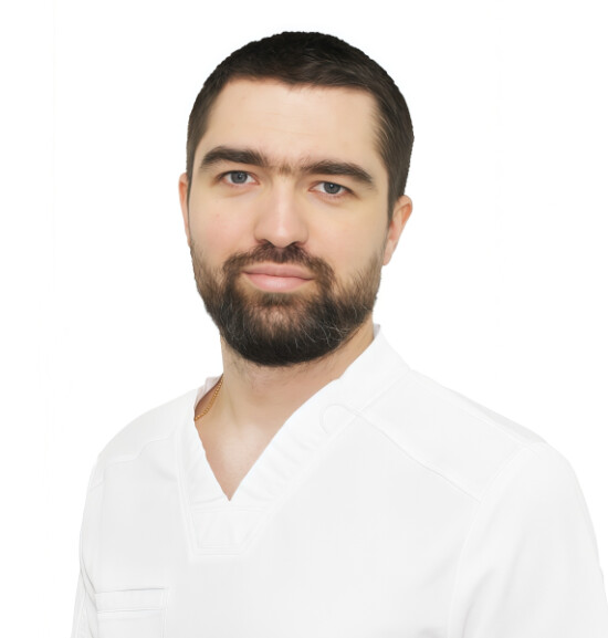 Врач Бондаренко Роман Михайлович