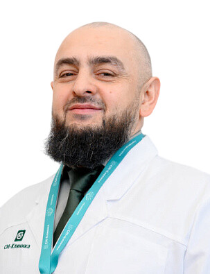 Врач Ахмаев Расул Магомедович 