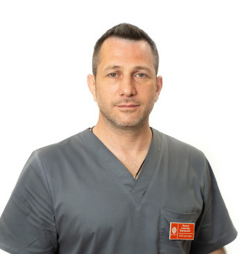 Врач Мосесов Александр Григорьевич