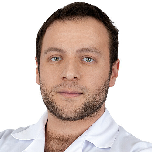 Врач Шахназаров Артур Владимирович 