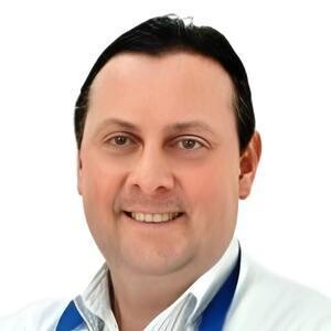 Врач Карлов Алексей Иванович