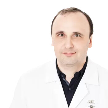 Врач Батчаев Эльдар Османович 