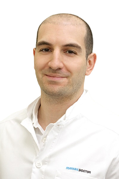 Врач Арзуманян Артур Оганесович 