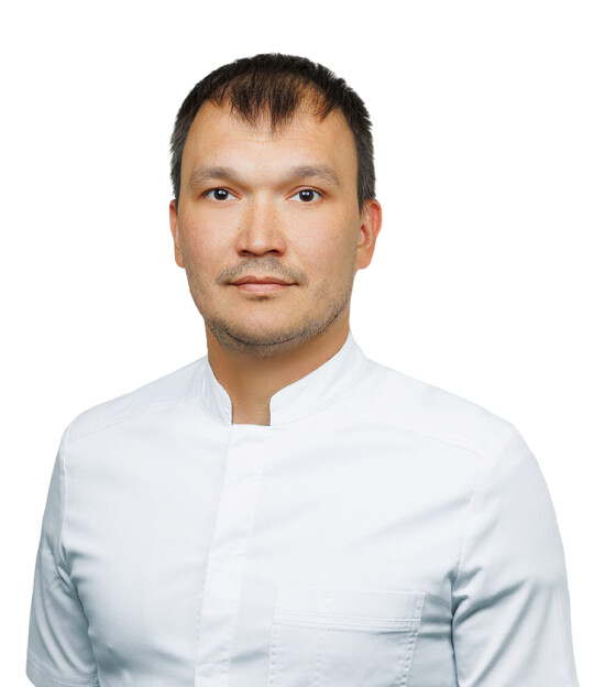 Врач Алимов Алмаз Наилевич