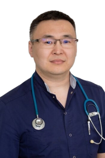 Врач Батомункуев Александр Сергеевич 