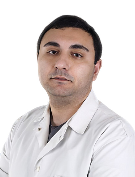 Врач Ашуров Азарья Саалумович