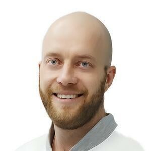 Врач Селивёрстов Артём Михайлович 