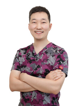 Врач Бадмаев Алдар Соелович 