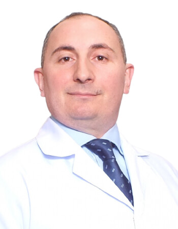 Врач Эпоян Мартин Александрович 