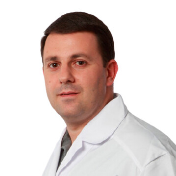 Врач Чарчян Эдуард Рафаэлович