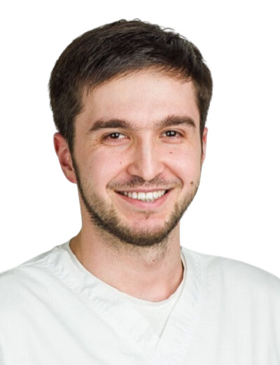 Врач Гаджиев Максим Магомедович 