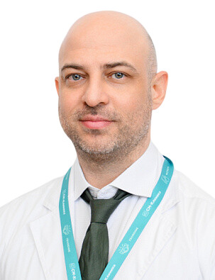 Врач Максудов Расул Русланович 