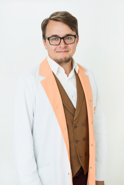 Врач Головенко Алексей Олегович 