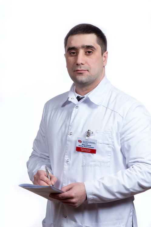 Врач Мурзабеков Ахмед Исропилович 